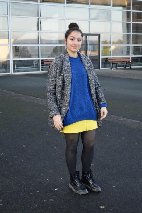 Jaune vif et bleu marine 2