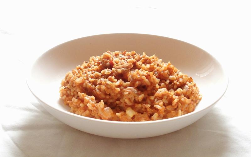 riz pilaf à la tomate et au thon