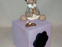 Tirelire avec ourson en porcelaine froide