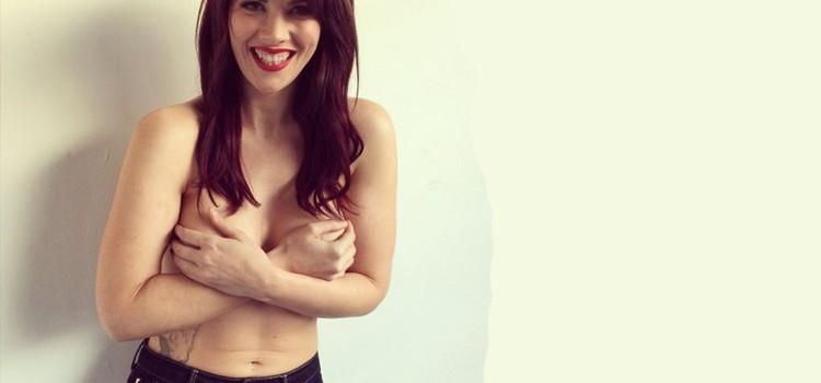 Claira Hermet en topless pour sa double mastectomie préventive