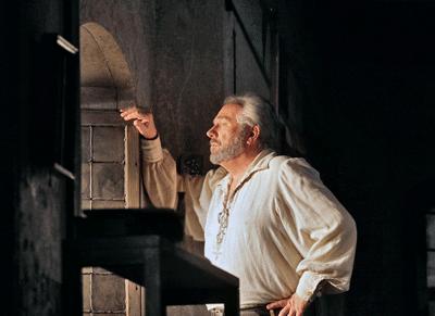 Hans Sachs (James Morris) © Ken Howard /Metropolitan Opera