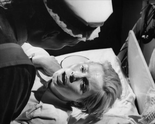 Ingrid Thulin dans Au seuil de la vie (Ingmar Bergman)