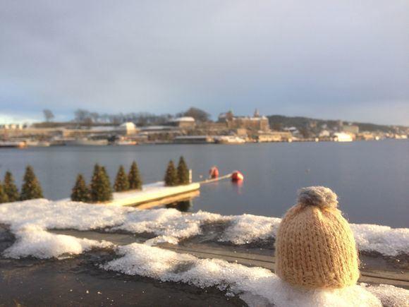 globe-t-bonnet-voyageur-travelling-winter-hat-oslo-Pipervika-winter
