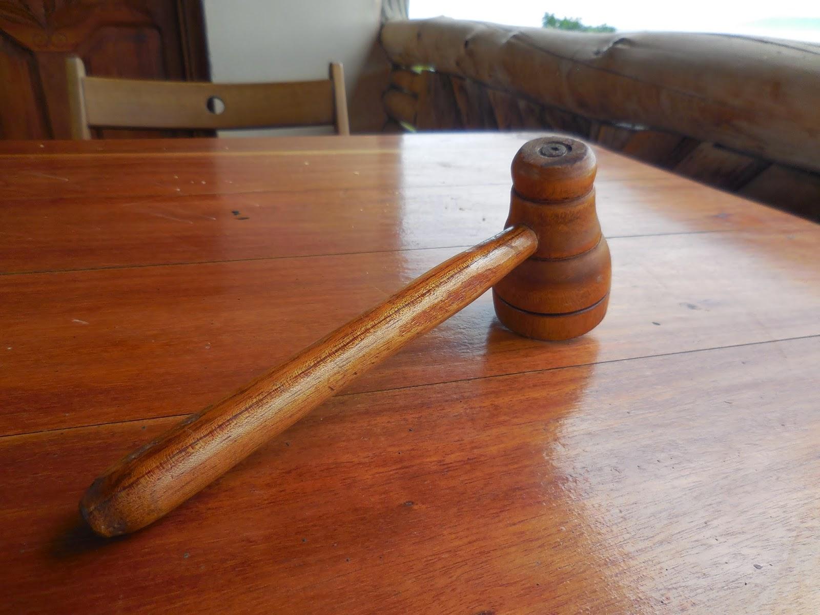 ceci n'est pas un marteau