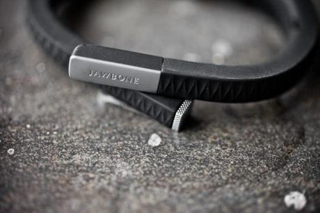 Le bracelet connecté à l'iPhone Jawbone UP à 54,99€ (livraison offerte), 58% de réduction