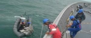Crash de l’A320 de Airasia: L’avion a été découvert au fond de la mer. Les premiers corps retrouvés…