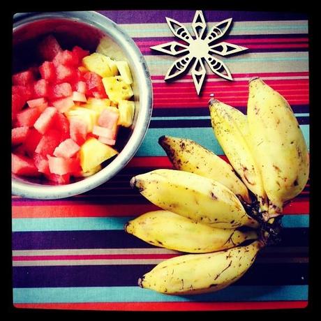 Salade de fruits peï (ananas-pastèque et bananes) et lovely sunset (16 décembre)