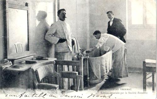 1903 La Belle Époque à Vichy, une salle de soins dans le nouvel établissement des bains.