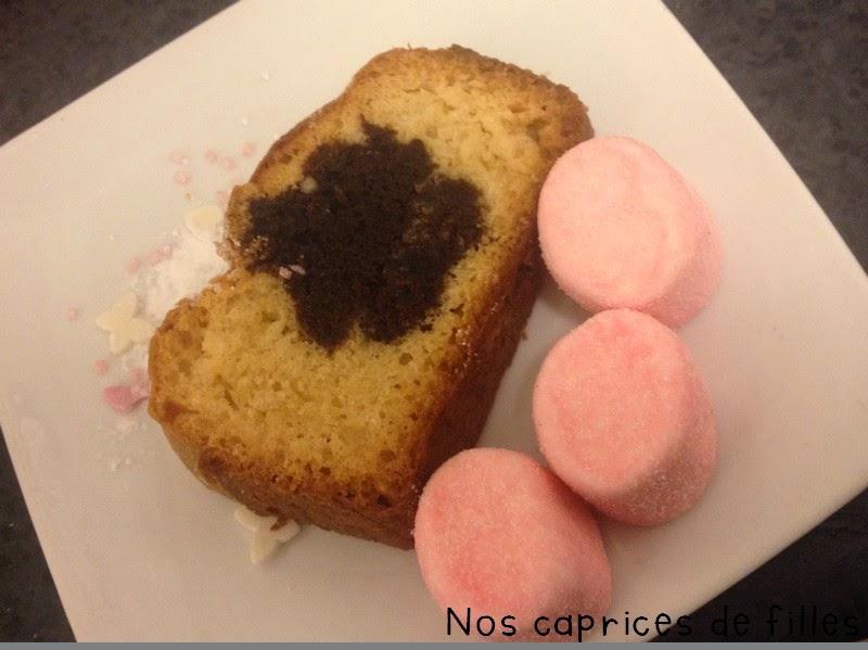 [L'art est un jeu d'enfant] - Gâteau surprise