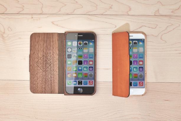 Coque en bois avec en plus un rabat en cuir