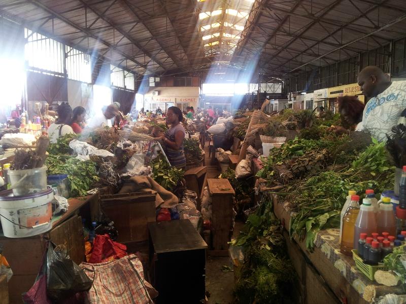 Decembre_2014_Surinam_central_market