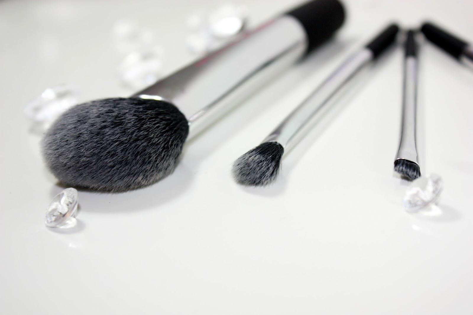 Nic's Picks, le dernier coffret de pinceaux signé Real Techniques