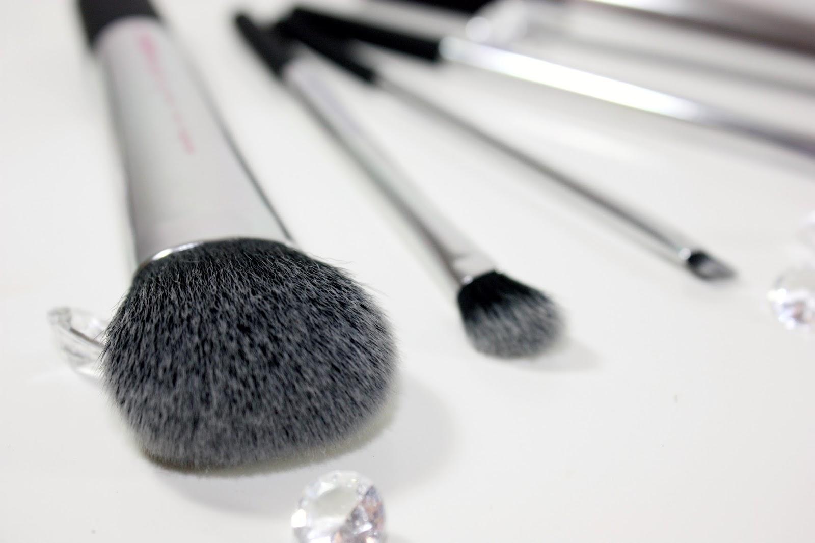 Nic's Picks, le dernier coffret de pinceaux signé Real Techniques