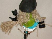  Sorcière avec leur p'tit chat  à suspendre en porcelaine froide