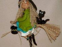  Sorcière avec leur p'tit chat  à suspendre en porcelaine froide