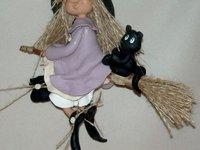  Sorcière avec leur p'tit chat  à suspendre en porcelaine froide