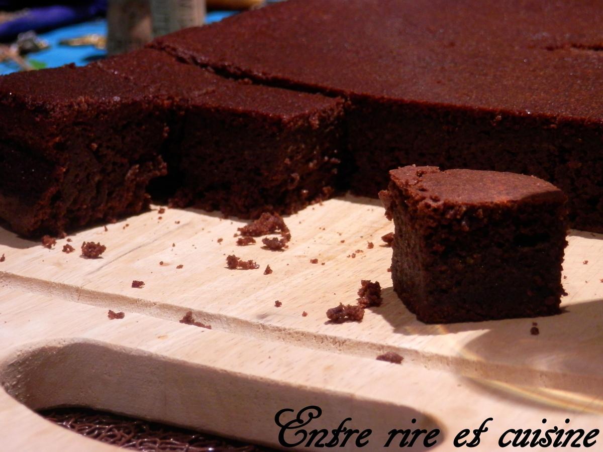 Gros gâteau moelleux et fondant au Chocolat