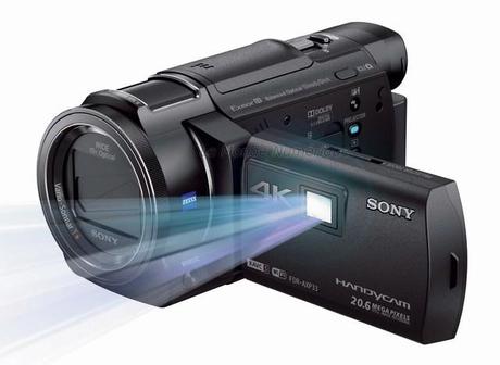CES 2015 : Sony FDR-AXP33, un caméscope Ultra HD 4K avec un projecteur intégré