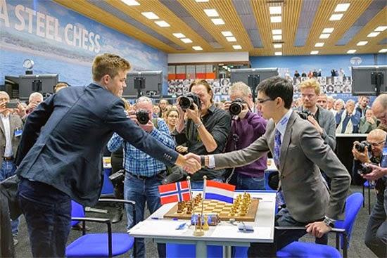 Echecs : Anish Giri (2784) 1/2 Magnus Carlsen (2862) - Photo © Alina L'Ami 