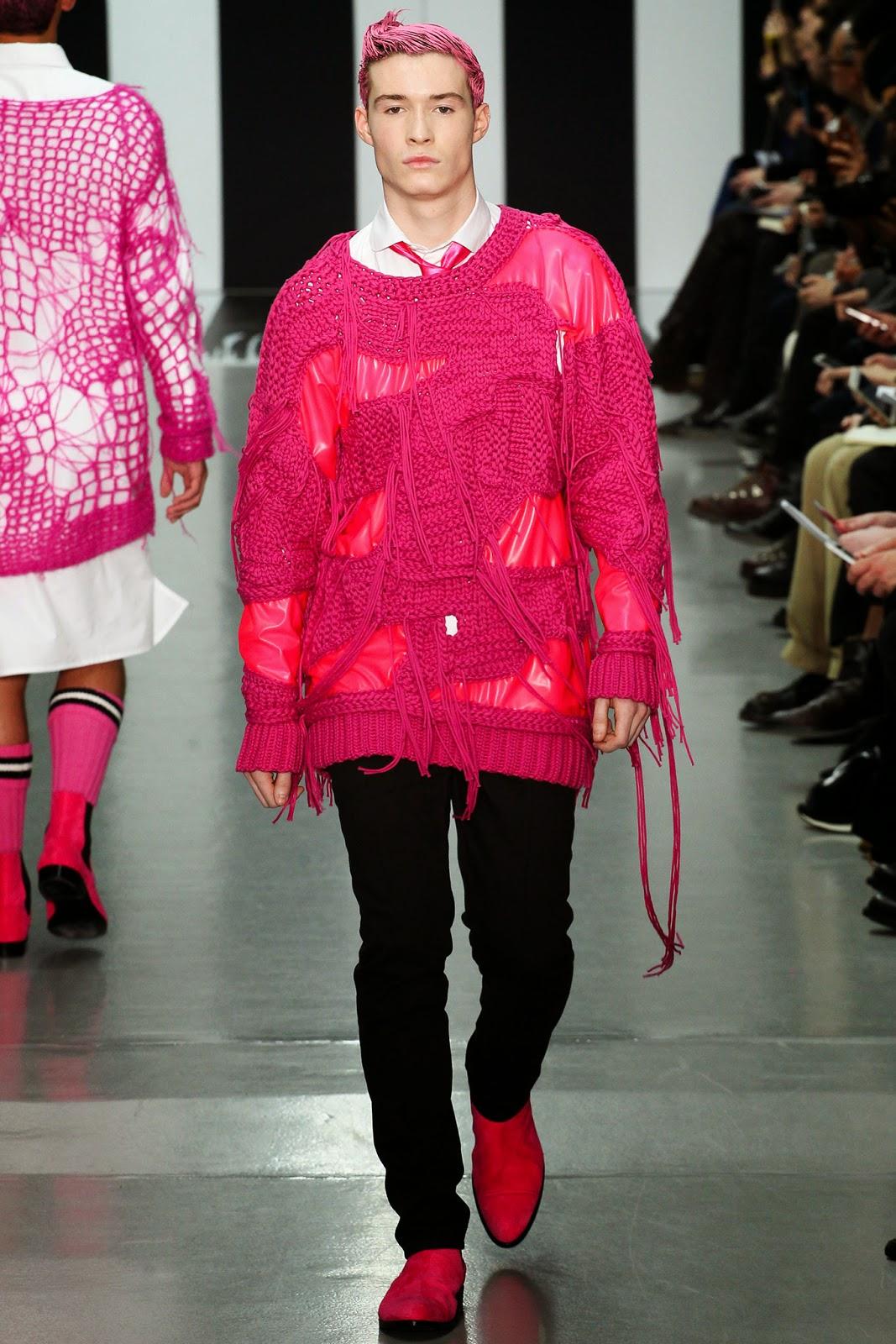 Life is better in pink : Le défilé Sibling Menswear pour l'hiver 2015...