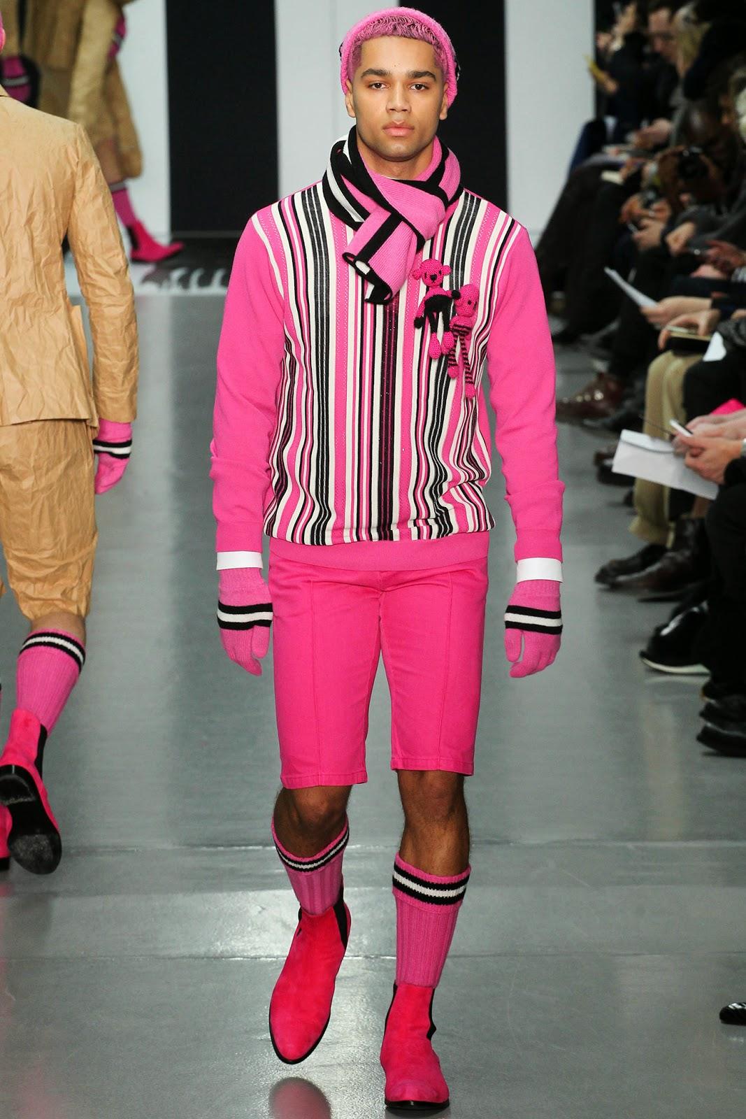Life is better in pink : Le défilé Sibling Menswear pour l'hiver 2015...