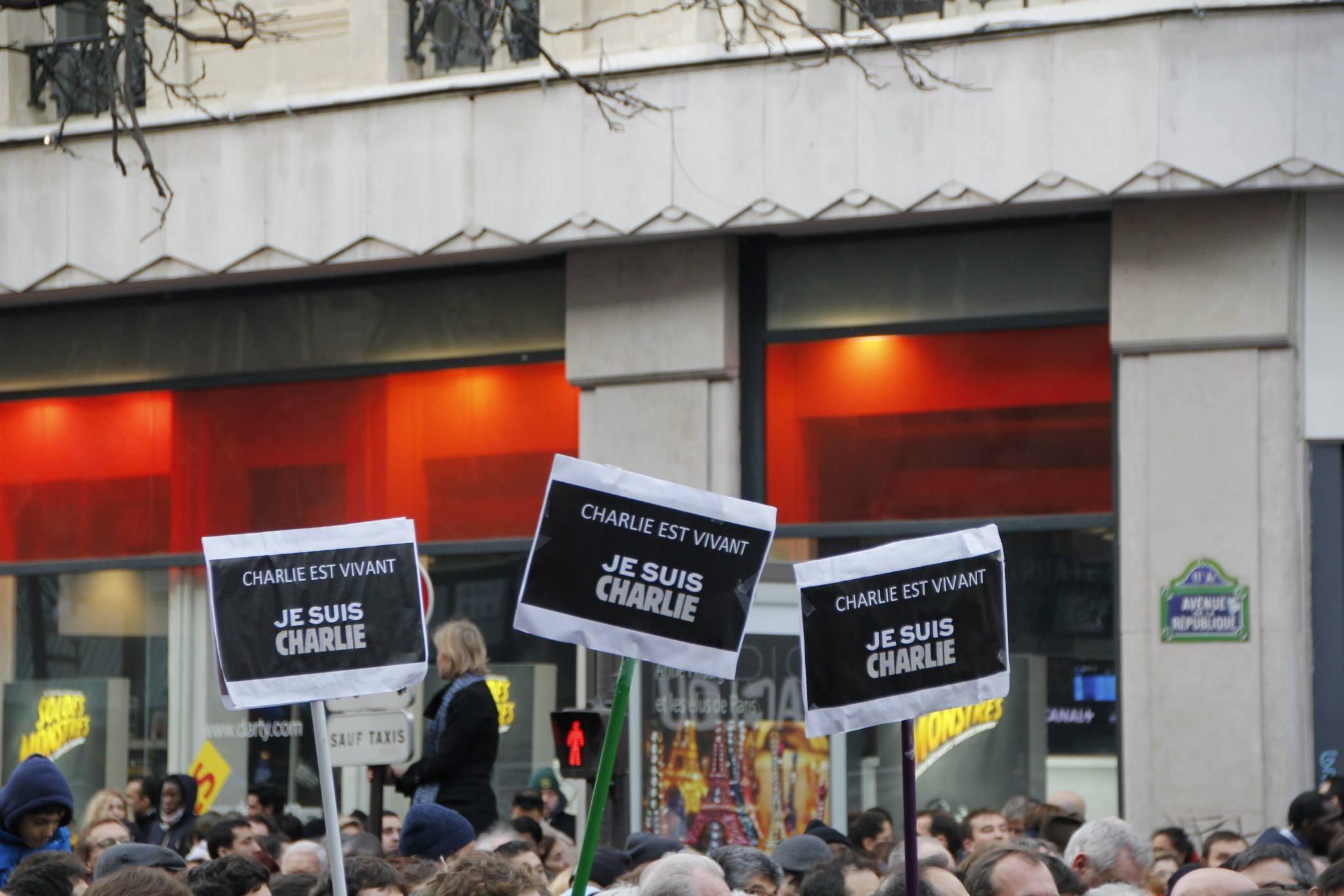 #JeSuisCharlie - Manifestation Paris 11 janvier 2015 - Photo Mitra Etemad - Tous droits réservés / Reproduction interdite.