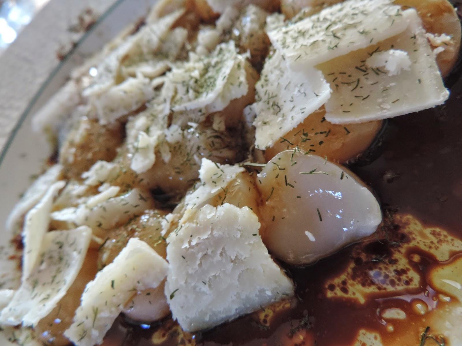 Coquilles saint-Jacques en coques parmesan et sauce soja et huile d’olive