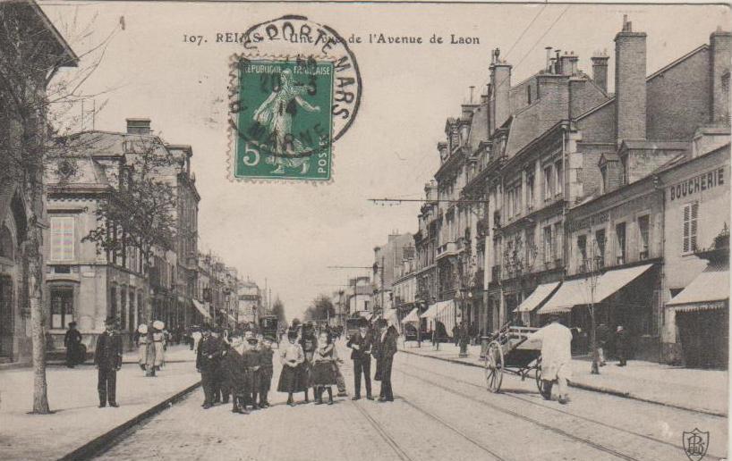 18 janvier 1915, bombes sur l'église Saint Benoit, très endommagée : murs percés, plafond crevé en plusieurs endroits