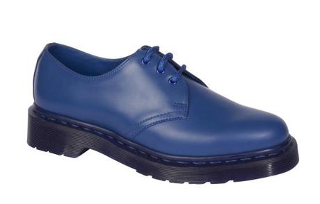 1461 POPPY BLUE/RED  Chaussures basses en cuir bleu ou rouge PVC : 135€