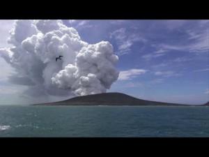 [VIDEO] Tonga: Naissance d’une île suite à une éruption volcanique!