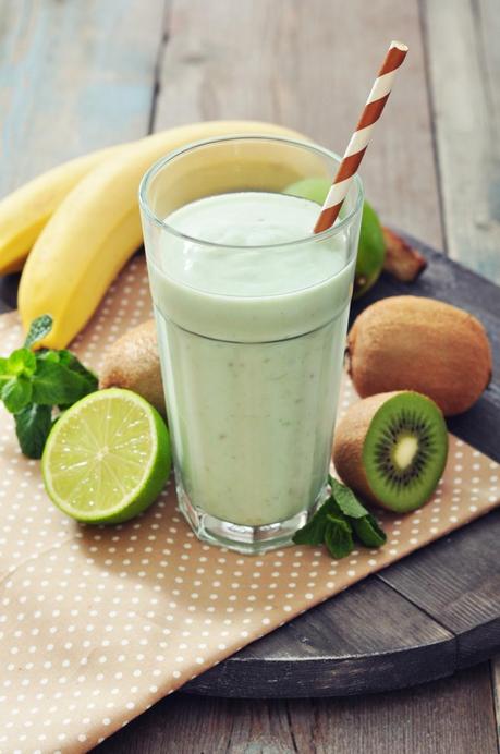 Banana smoothie with kiwi