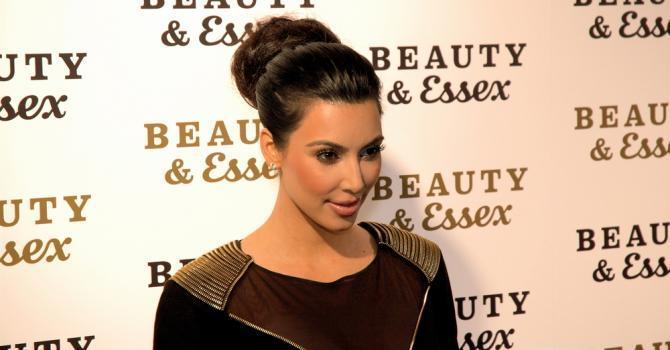 Et Kim Kardashian créa le furkini