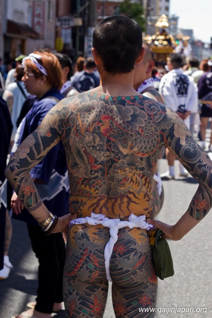 yakuzas-tokyo-festival-sanja-matsuri-12