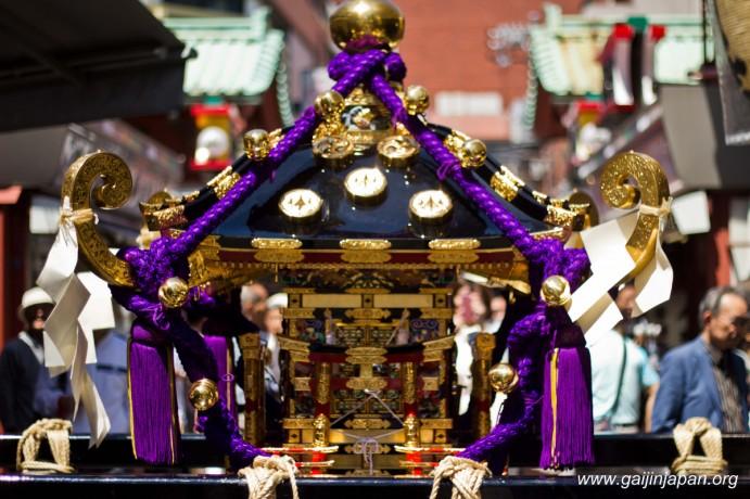 yakuzas-tokyo-festival-sanja-matsuri-07