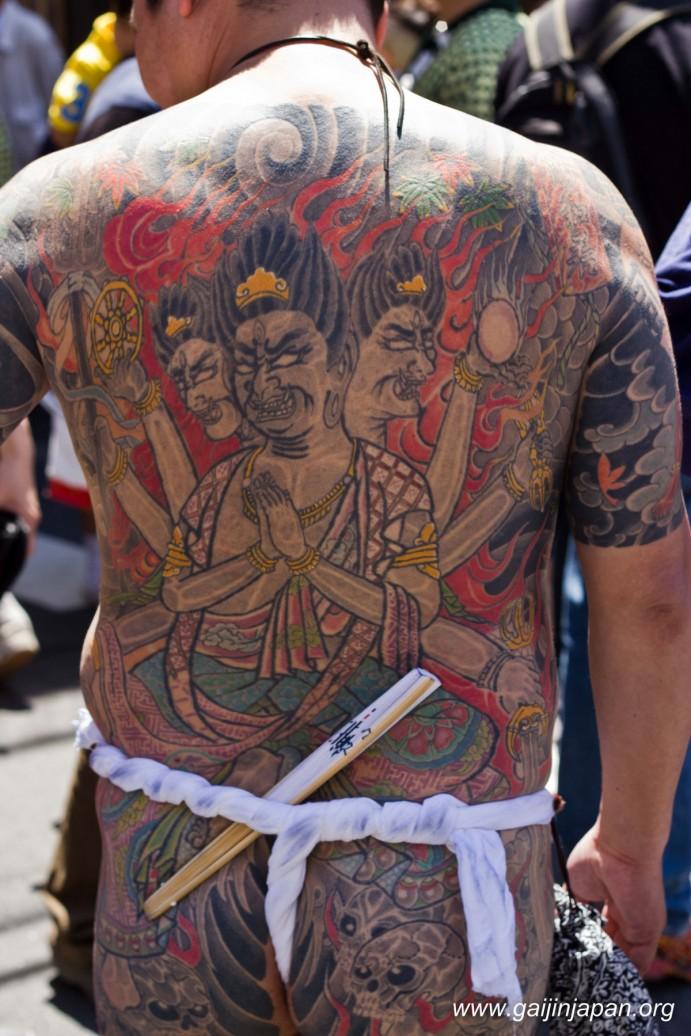 yakuzas-tokyo-festival-sanja-matsuri-02