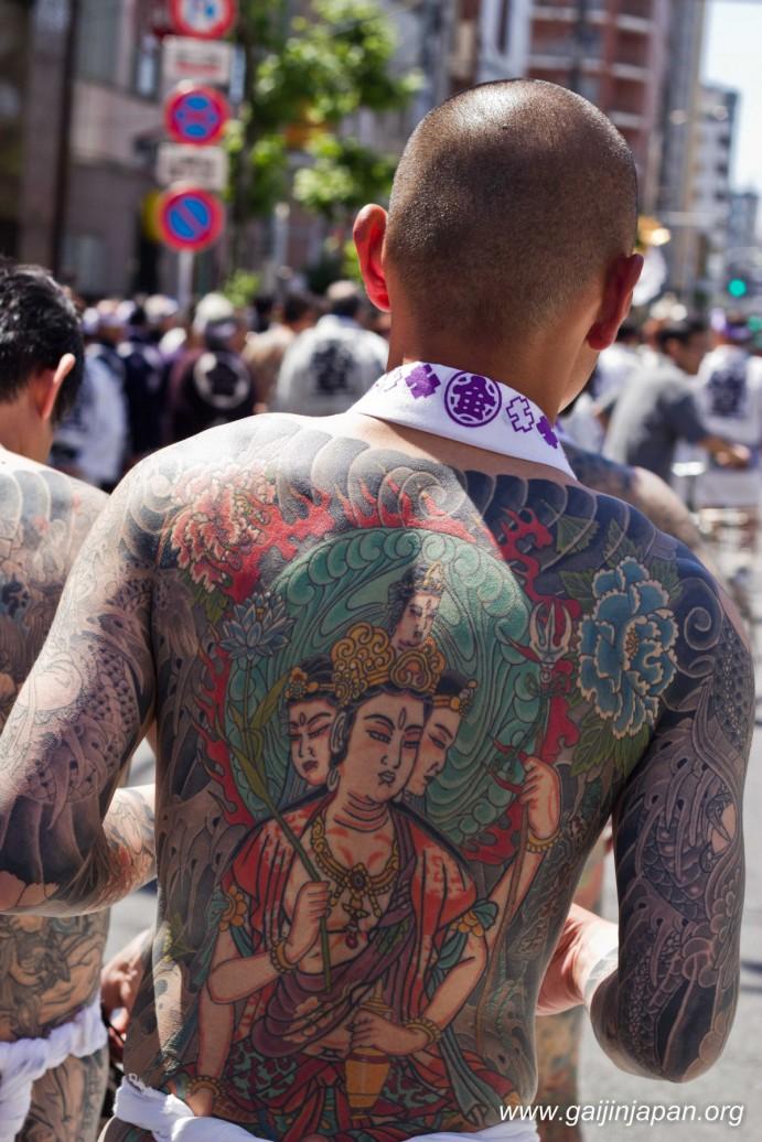 yakuzas-tokyo-festival-sanja-matsuri-13
