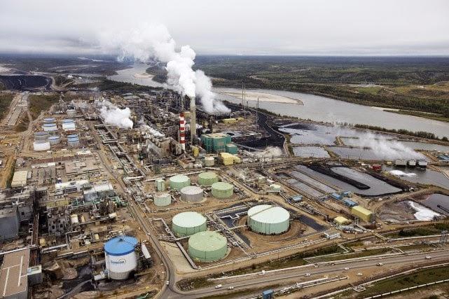 Chute du pétrole: 23 000 emplois menacés au Canada
