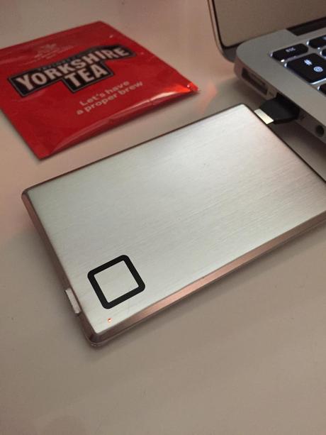 Test-Flash : Portefeuille en cuir SafeKeep avec batterie TurboCharger Gizmo ! 4 Recently updated ! IMG_2320