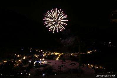 Feu d'artifices après la descente aux flambeaux Feu d'artifices après la descente aux flambeaux