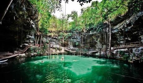 Le cenote X'canché, à proximité du site archéologique Ek Balam, au nord de Valladolid.