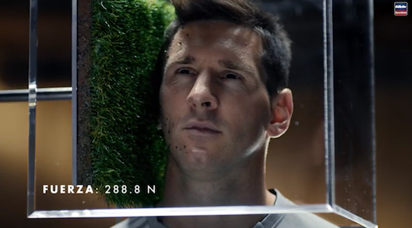 Messi la tête au carré pour gillette