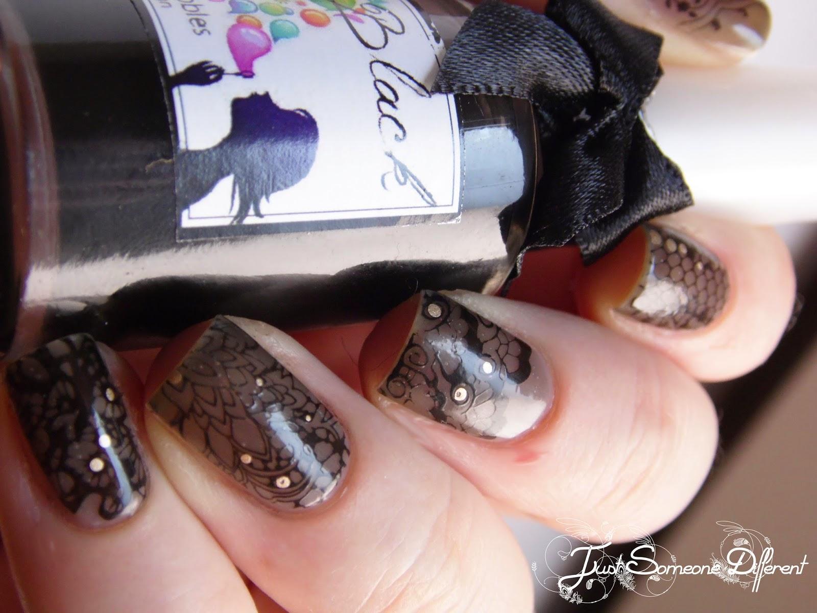 Lace stamping: Welcome to the Moulin Rouge!