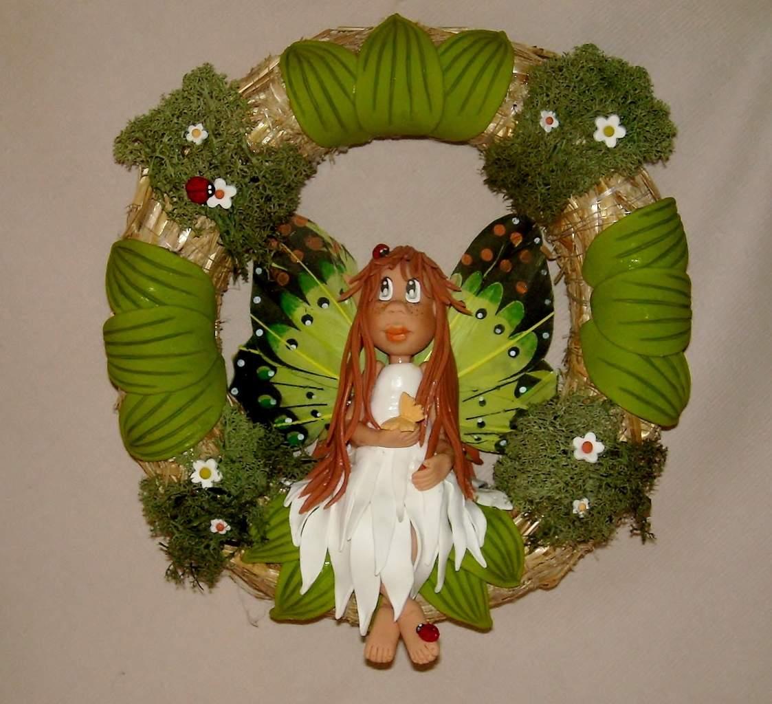 Couronne avec p'tite elfe papillon en porcelaine froide