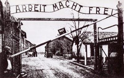 Auschwitz : mensonges et ridiculisme pour discréditer l'héroisme de la Russie, qui mit fin à la 2e guerre mondiale.