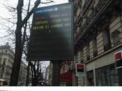 Paris mots d’Amour panneaux lumineux