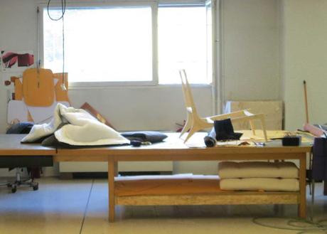 Prototypage en atelier : Fauteuil TOA par Rémi Bouhaniche pour CINNA Prototypage en atelier : Fauteuil TOA par Rémi Bouhaniche pour CINNA