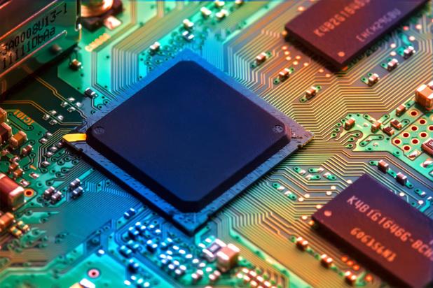 Crédit : matériel électronique par Shutterstock