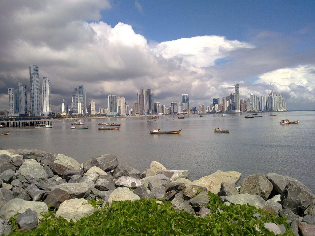 Vue de Panama Ciudad depuis Casco Viejo