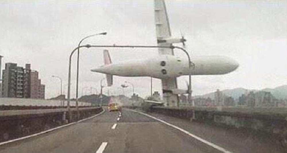 Taïwan : un avion s'écrase peu après son décollage