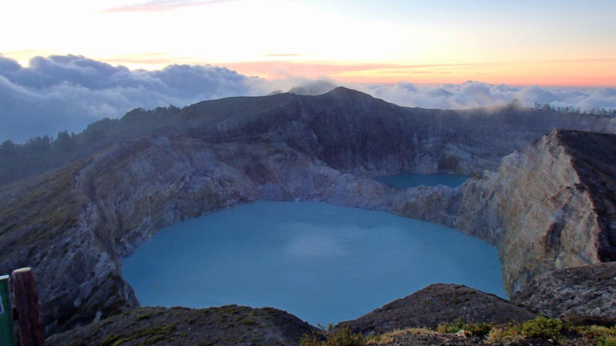 INDONESIE : FLORES &; LA RONDE DES VOLCANS